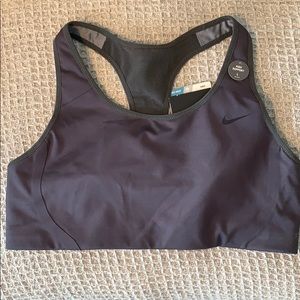 Nike sports bra. Size large. NWT.
